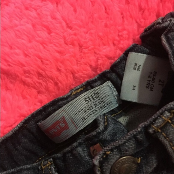Hand painted 2T jeans - Picture 2 of 4